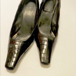 Vintage Circa 1994 Crocodile Gucci Kitten Heel Pump🌺